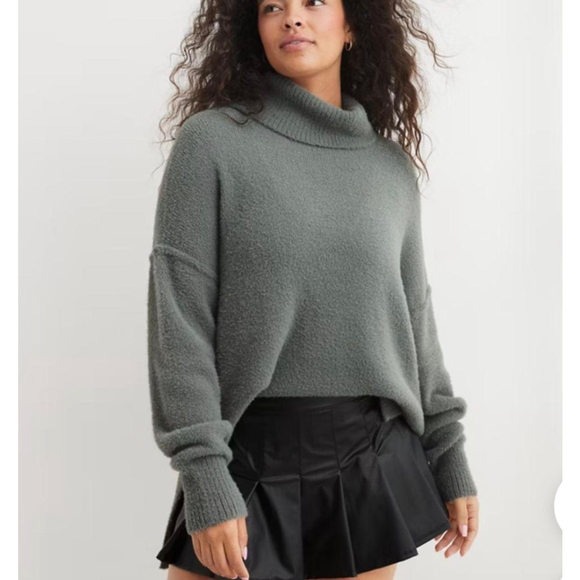 aerie Sweaters - Aerie Chunky Ribbed Turtleneck Sweater Grey Green Oversized Cozy Knit Size M